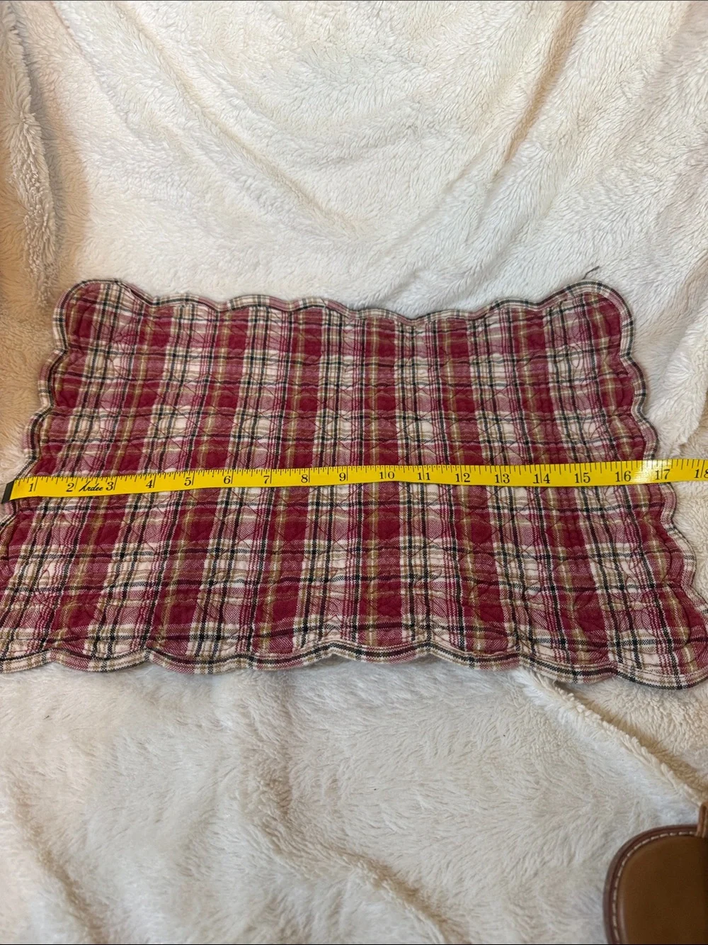 Nancy's Nook Victorian Heart Red Plaid Quilted Scalloped Reversible Placemat
